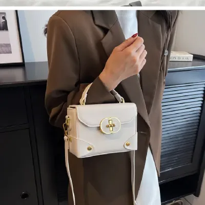 FRAGRANCE STYLE SMALL SQUARE BAG